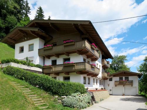 Hippach Casa | Holiday Home Margit by Interhome