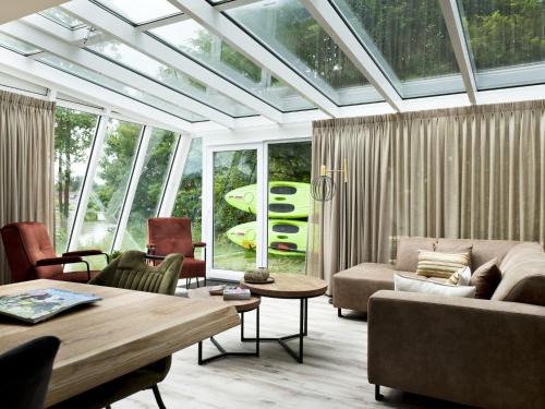 Vlagtwedde Casa | Holiday Home Metbroekhuis Wellness de Luxe by Interhome