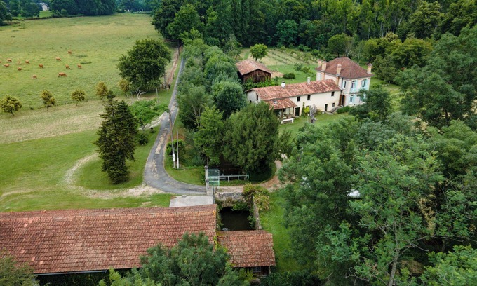 Saint-Aigulin Casa | Casa de vacaciones 'Moulin De L'île Feydeau' con terraza privada, jardín privado y Wi-Fi