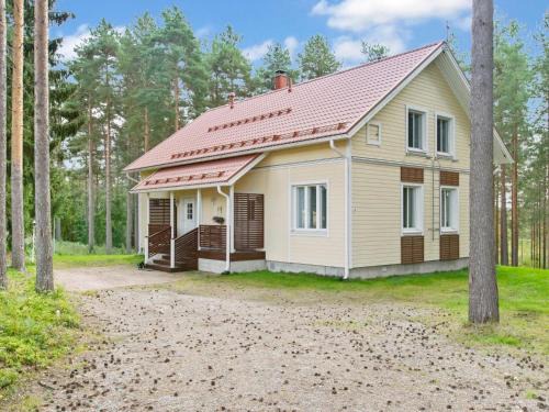 Sotkamo Casa | Holiday Home Nuottiniemi 7 by Interhome