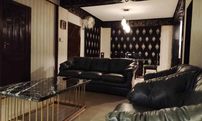 Murree Casa | Holiday home On The rocks