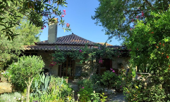 Lefktron Casa | Holiday home only 300m from Stoupa beach, beautiful garden, Peloponnese