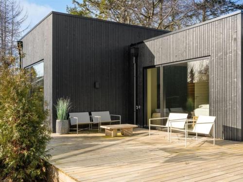Smidstrup Strand Casa | Holiday Home Osfried - 900m from the sea by Interhome