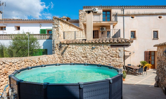 Pina Casa | Casa de vacaciones 'Pina' con vistas a la montaña, piscina privada y Wi-Fi