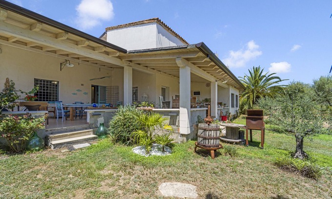 Castiadas Casa | Casa de vacaciones 'Podere Le Palme' con vistas a la montaña, terraza privada y aire acondicionado