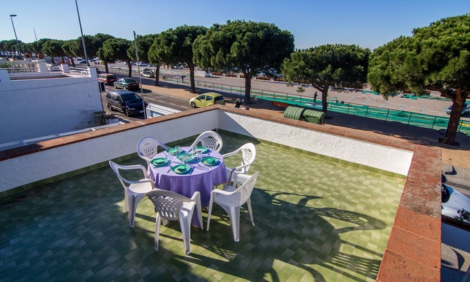 Roses Town Center Chalet De Esquí | Holiday home- Puerto