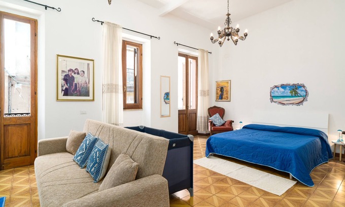 Dorgali Casa | Casa de vacaciones 'Rachele' con vistas a la montaña, Wi-Fi y aire acondicionado