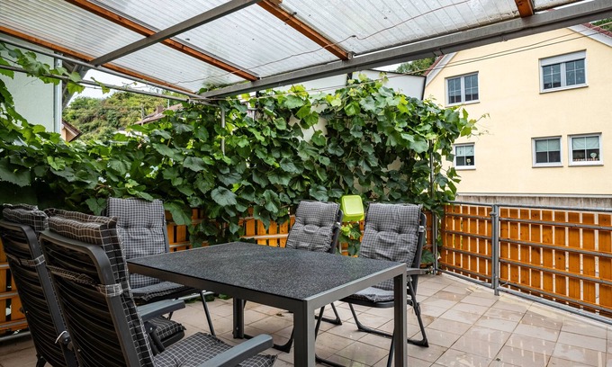 Ihringen Casa | Casa de vacaciones 'Rebsteige' con vistas a la montaña, balcón y Wi-Fi