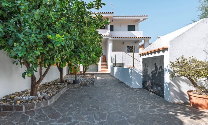 Orosei Casa | Casa vacacional 'Residenza Mediterranea' con vistas al mar, jardín y aire acondicionado