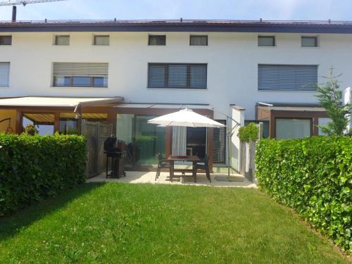 Lussy-sur-Morges Casa | Holiday Home Route de Coinsin by Interhome