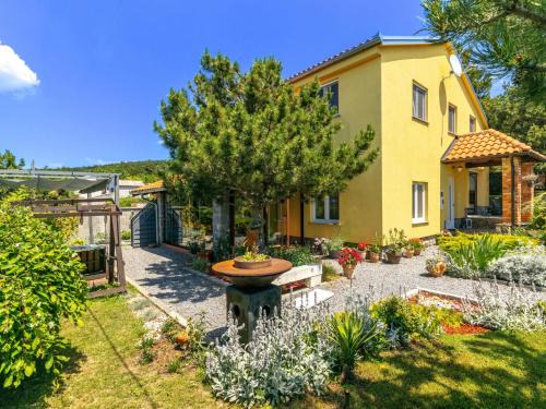 Vratarusa Casa | Holiday Home Rukavina by Interhome