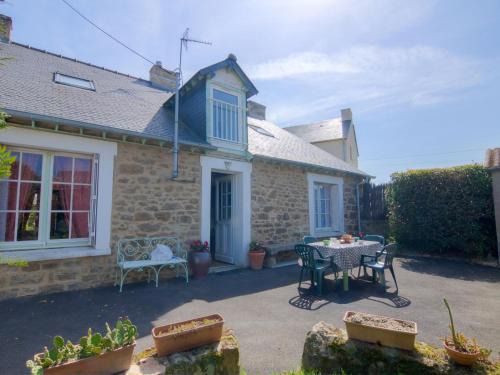 Saint-Ideuc Casa | Holiday Home Saint Ideuc by Interhome
