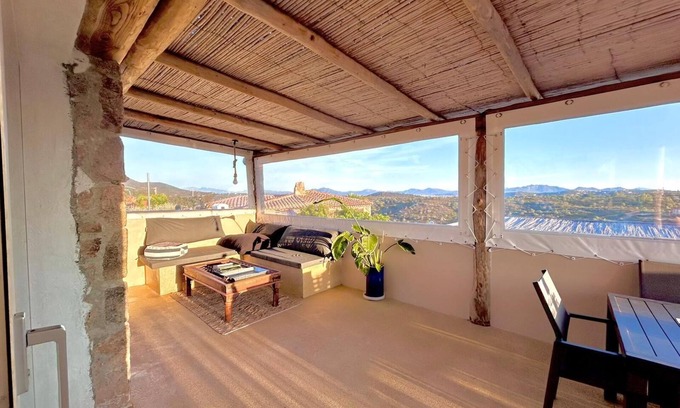 Porto San Paolo Villa | Holiday Home 'Sea House Therapy Sardegna' with Sea View, Private Pool and Wi-Fi