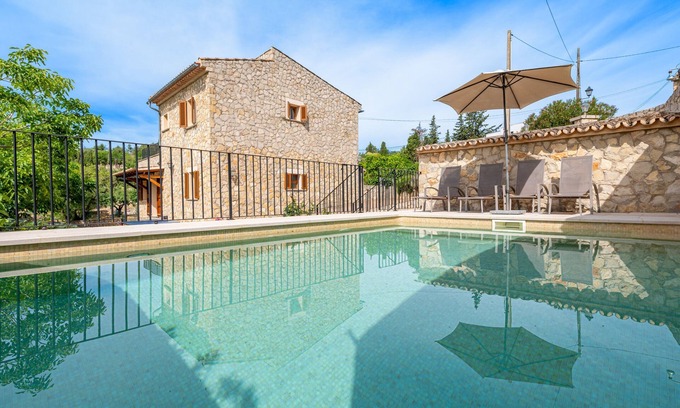 Alaro Casa | Casa 'Son Sant Joan' con piscina privada, Wi-Fi y aire acondicionado
