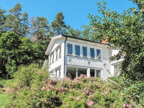 Vikbolandet Casa | Holiday Home Stegeborg Sjöstugan by Interhome