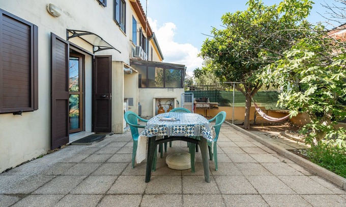 Torre degli Ulivi Casa | Holiday Home 'Sud Sardinia 15' with Mountain View, Private Garden and Wi-Fi