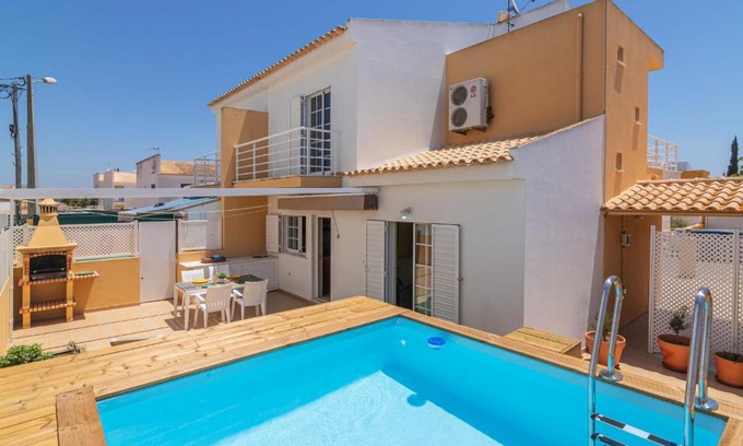 Pera Casa | Holiday Home Sunny Home by Interhome