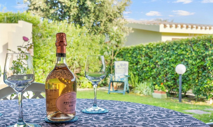 Costa Rei Casa | Casa de vacaciones "Sweet Home" con vistas a la montaña, jardín privado y aire acondicionado