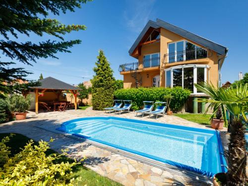 Balatonlelle Casa | Holiday Home Szabo by Interhome