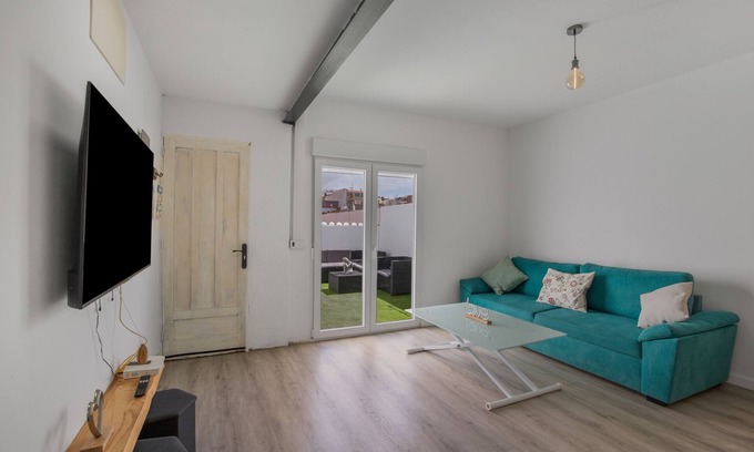 Playa de Arinaga Casa | Casa de Vacaciones 'Us' con Terraza Privada y Wi-Fi