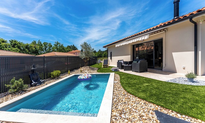 Parentis-en-Born Casa | Casa de vacaciones 'Villa Mayana' con piscina privada, Wi-Fi y aire acondicionado