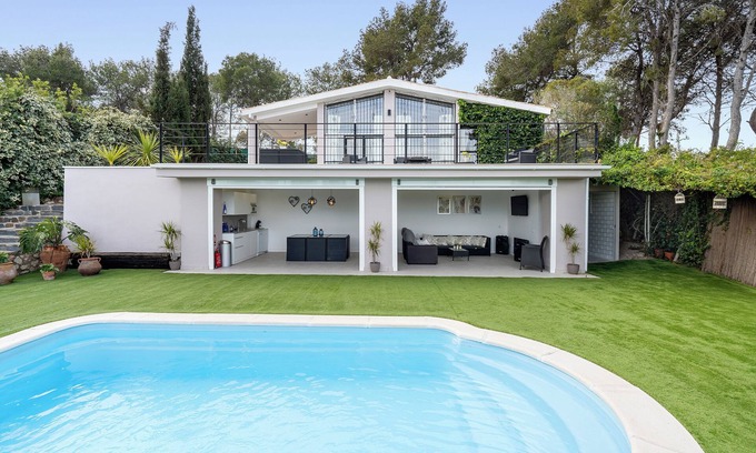 Canyelles Casa | Casa de vacaciones 'Valle De Los Sueños' con vistas a la montaña, Wi-Fi y aire acondicionado