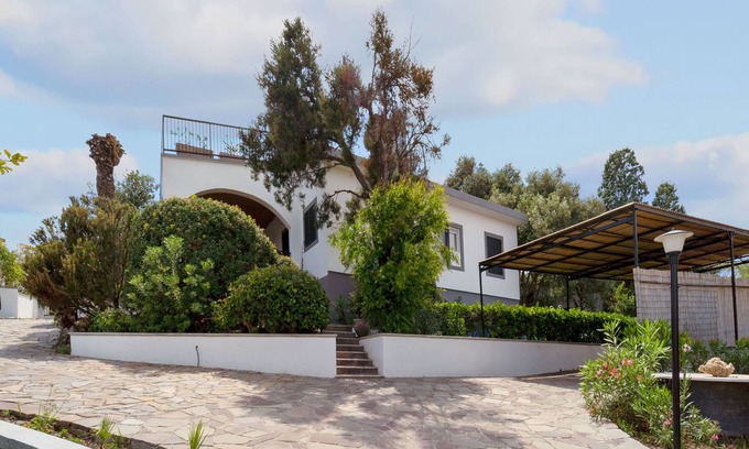 Sarroch Casa | Casa de vacaciones 'Villa Matteo' con vistas al mar, Wi-Fi y aire acondicionado