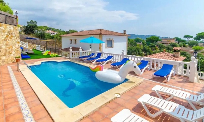 Lloret de Mar Casa | Casa de vacaciones 'Villa Mansory' con vistas al mar, Wi-Fi y aire acondicionado