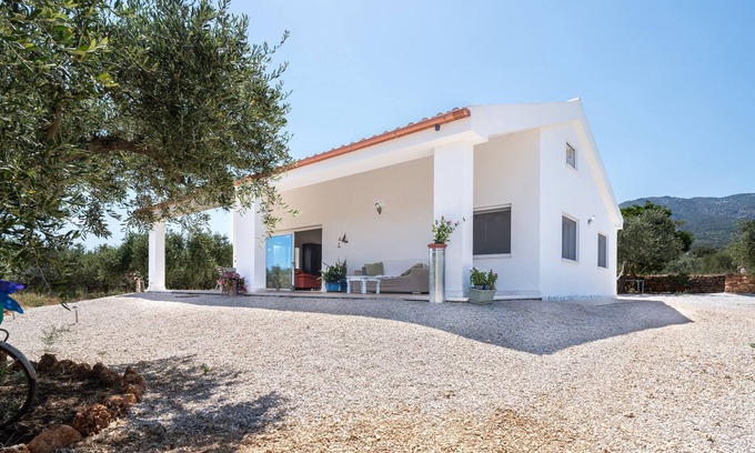 Orosei Casa | Casa vacacional 'Villa Piricone' con vistas al mar, terraza compartida y Wi-Fi