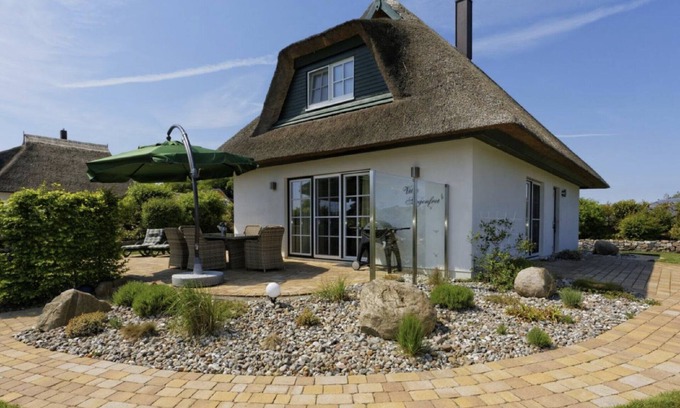 Zinnowitz Casa | Casa de vacaciones 'Villa Sorgenfrei' con vistas al lago, terraza privada y Wi-Fi