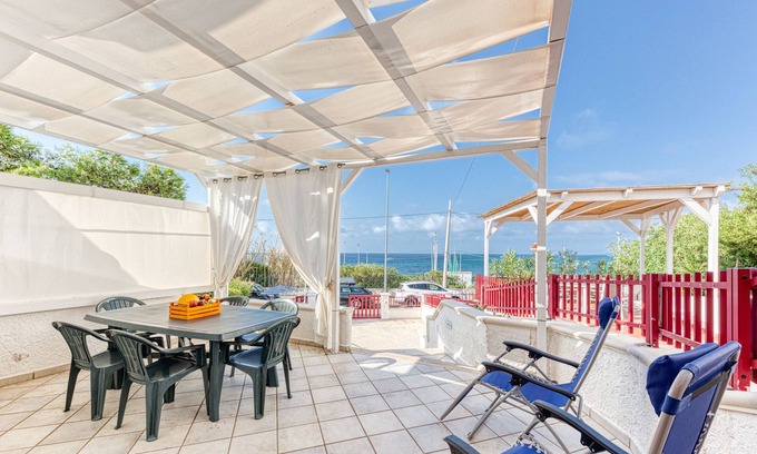 Torre Vado Casa | Casa de vacaciones "Villetta Montirossi" con vistas al mar y terrazas