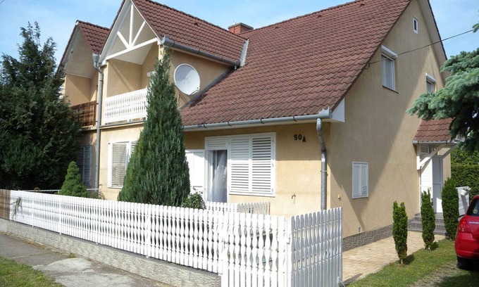 Balatonkeresztur Casa | Casa vacacional con Wi-Fi y aire acondicionado