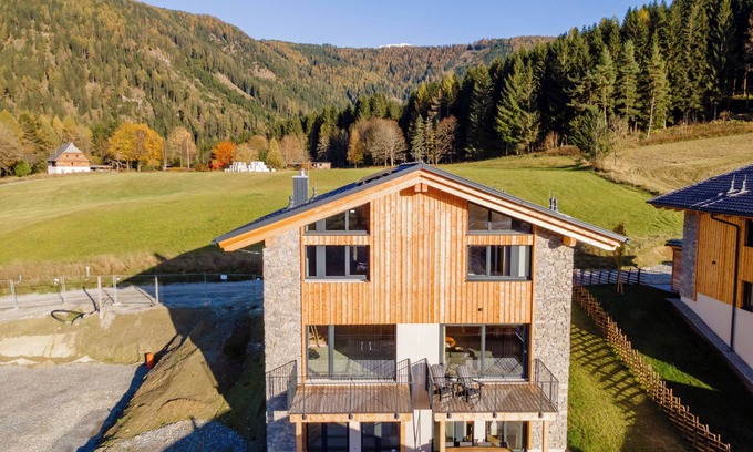 Sankt Lambrecht Casa | Holiday home with a sauna located on the slopes