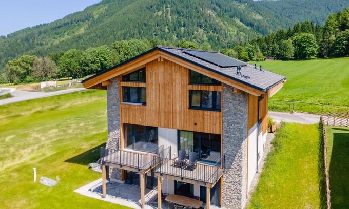 Sankt Lambrecht Casa | Holiday home with a sauna located on the slopes