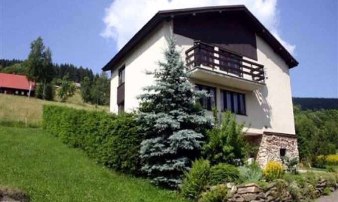 Velka Upa Casa | Casa vacacional con barbacoa de jardín directamente en caminos de senderismo