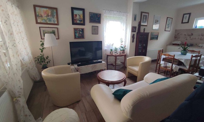 Balatonfoldvar Casa | Casa vacacional con WiFi y terraza