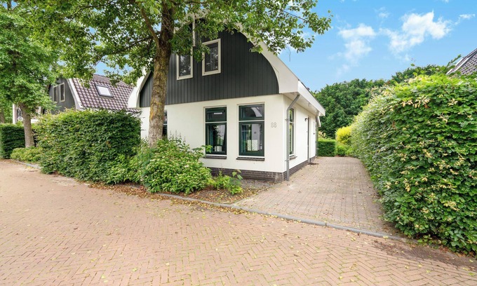 Schoorl Casa | Holiday home with 2 bedrooms, Sunshower, sauna and spacious garden