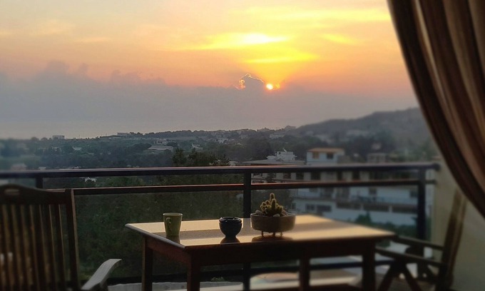 Koskinou Villa | Casa de vacaciones con impresionantes vistas de la ciudad y el mar.
