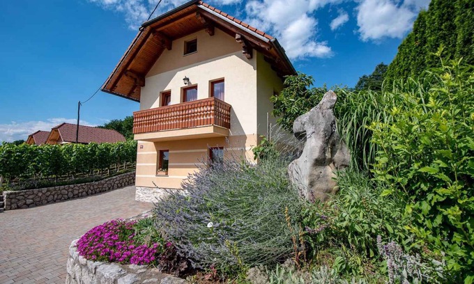 Trebnje Casa | Casa vacacional con posibilidad de parrilla, zona tranquila