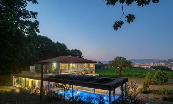 Real Casa | Holiday Home with Indoor Pool