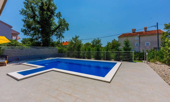 Jadranovo Casa | Casa vacacional con piscina exterior y 4 habitaciones
