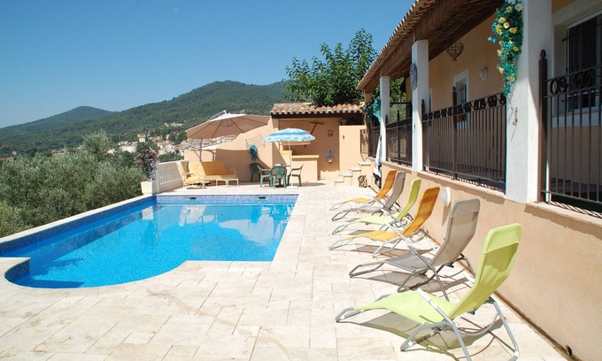 Callas Casa | Casa de vacaciones con piscina, vistas a la montaña, Wi-Fi y aire acondicionado