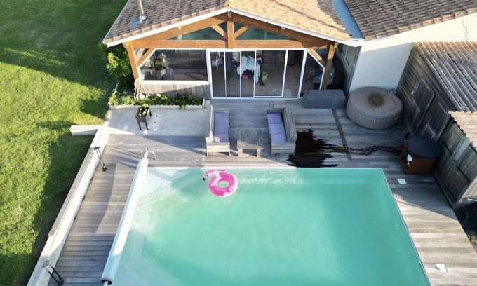 Mourens Casa | Casa de vacaciones 'Maison De Vacances Avec Piscine' con piscina privada, terraza privada y Wi-Fi