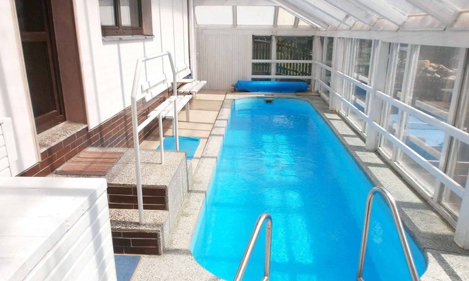 Skrdlovice Casa | Casa vacacional con piscina, cama elástica, minigolf y pista de tenis