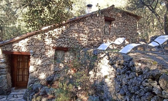 Sillans-la Cascade Casa | Holiday house Sillans la Cascade for 1 - 4 persons with 1 bedroom - Holiday home