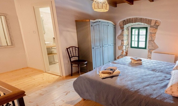 Cres Casa | Holiday House Antica for 6 persons green surroundings of the island of Cres
