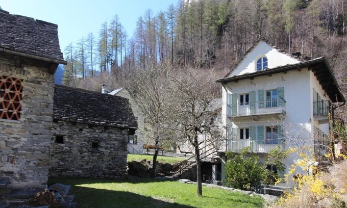 Brione Casa | Casa de vacaciones Brione para 1 - 12 personas con 6 dormitorios - Casa de vacaciones independiente