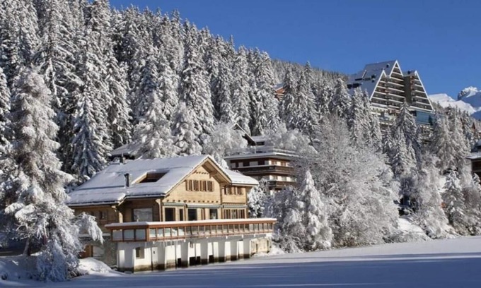 Montana Chalet De Esquí | Holiday house Crans-Montana (Ort) for 1 - 12 persons with 4 bedrooms - Holiday house