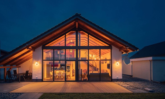 Lobnitz Casa | Casa de vacaciones Chalet 100 con playa privada, sauna y chimenea.
