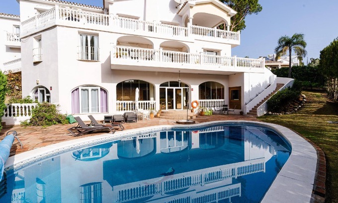 Urbanizacion el Rosario Casa | Holiday house Elveria for 1 - 15 persons with 6 bedrooms - Holiday home